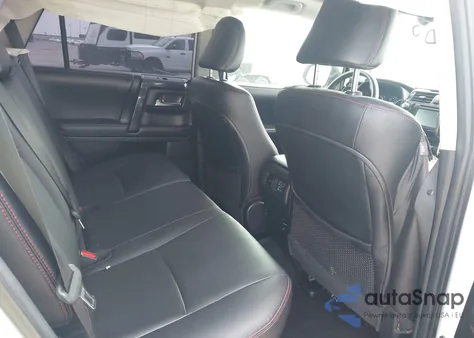 2018 Toyota 4Runner Trd Off Road Premium из США, поврежденный, VIN JTEBU5JR8J5585983